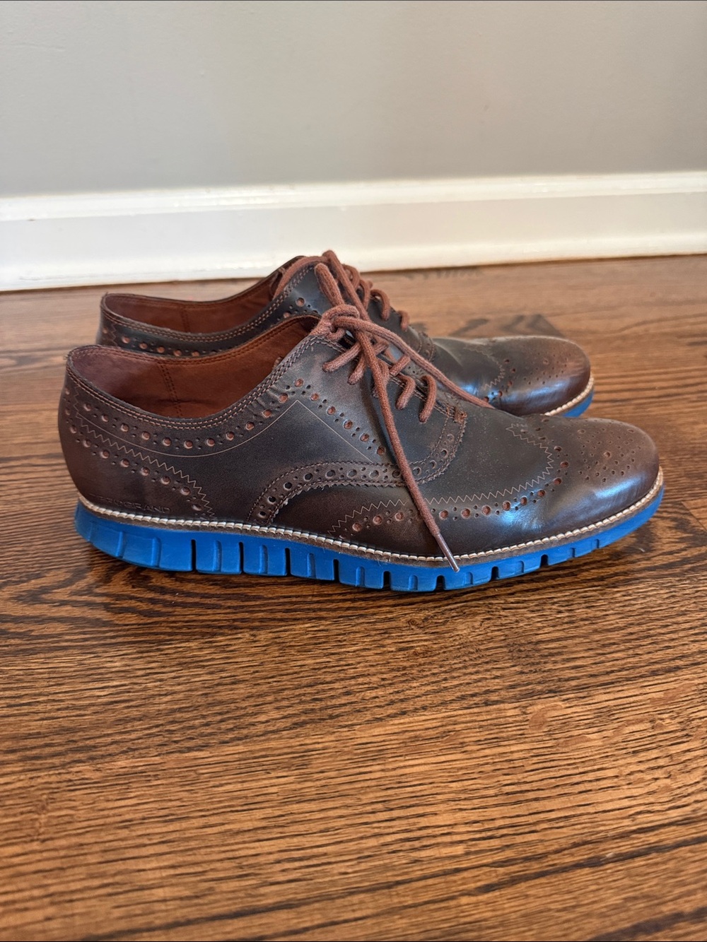 Men's Cole Haan Brown Wingtip Oxfords with Blue Sole size 11